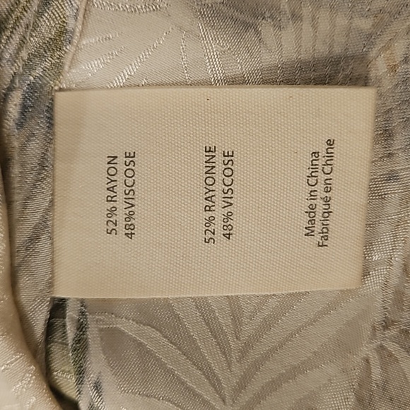 💕L'AGENCE💕 Ciara Robe Blouse ~ Antique White Safari Print Medium M NWT - Picture 15 of 16